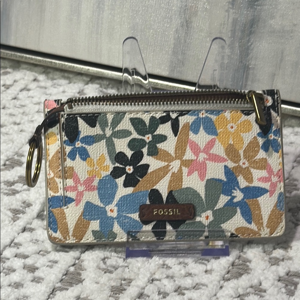 Fossil Women's Logan Faux Leather Wallet Slim Minimalist Zip Card Keychain NWOT - Picture 2 of 12